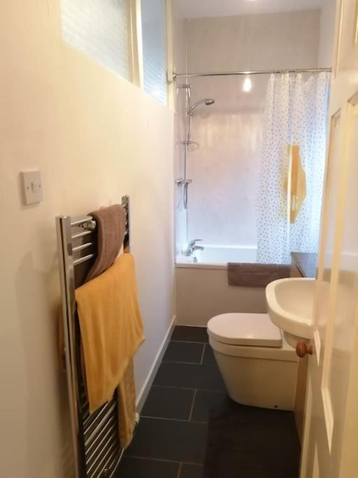 Stylish One Bed Flat With Private Parking Leilighet Aberdeen Eksteriør bilde