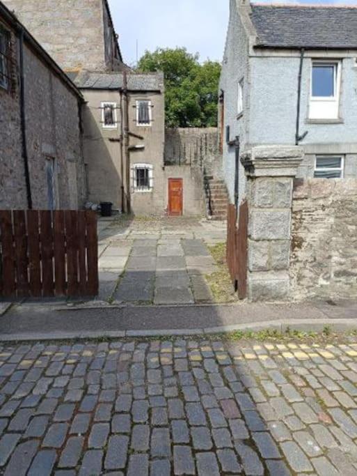 Stylish One Bed Flat With Private Parking Leilighet Aberdeen Eksteriør bilde